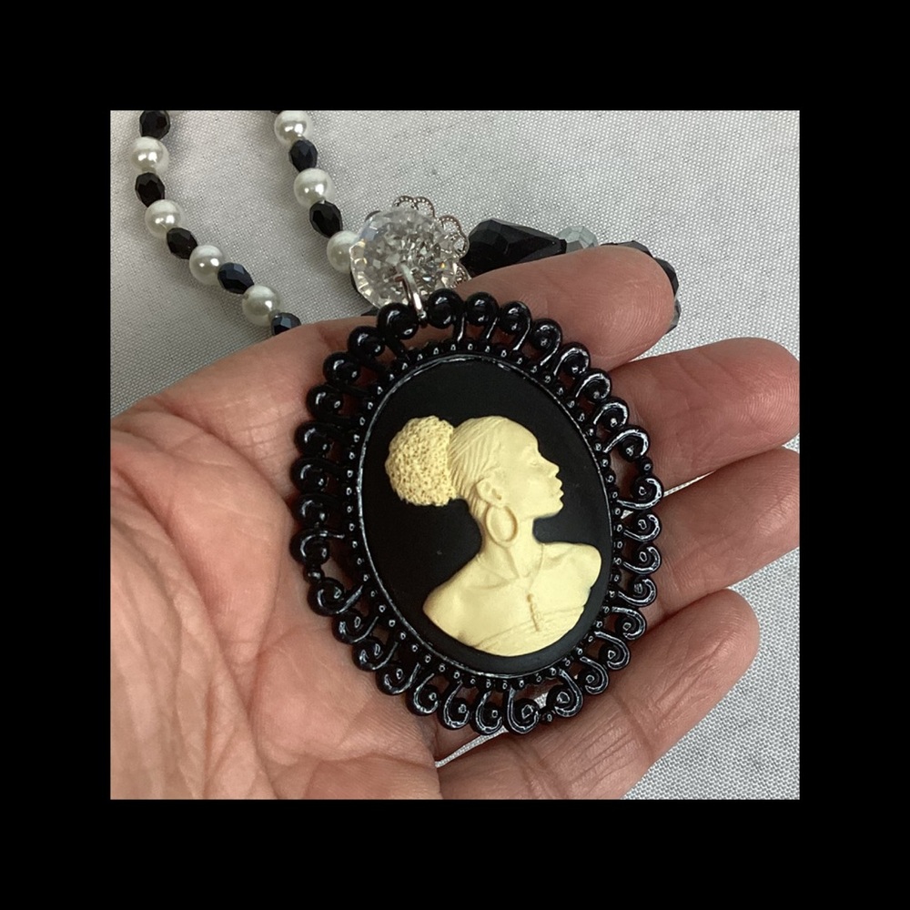 Elegant Black and Ivory Cameo Necklace.101